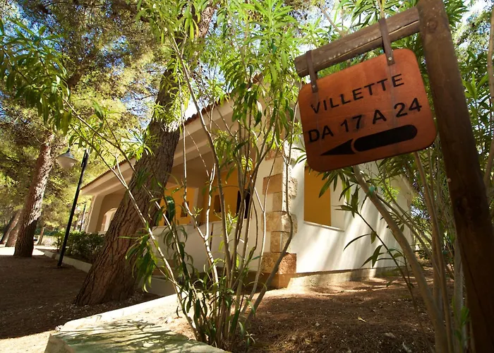 Villaggio Gargano 2* ヴィエステ